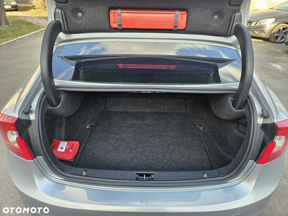 Volvo S60 D2 R-Design Momentum - 33