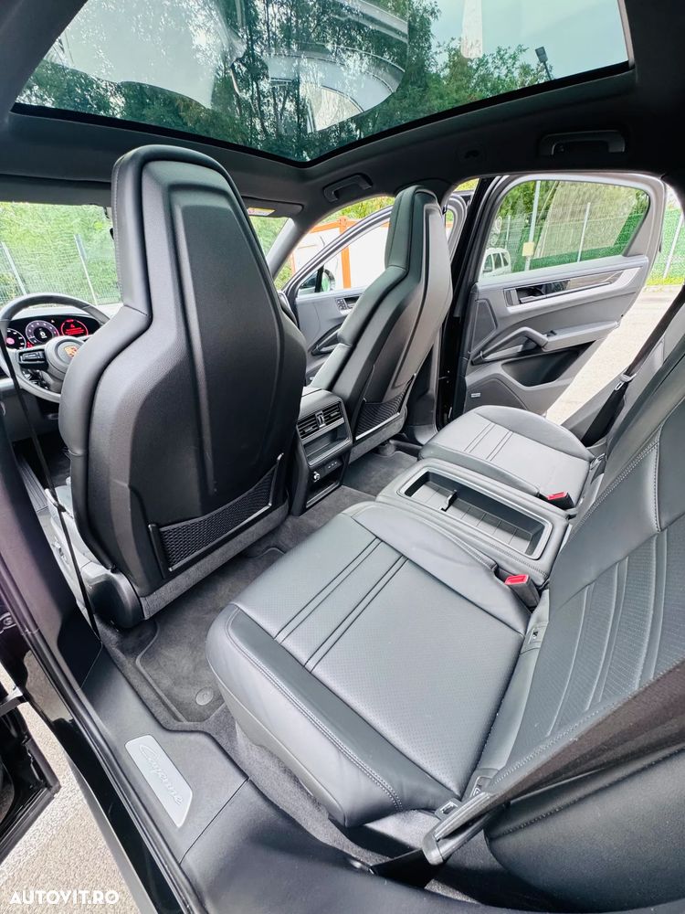 Porsche Cayenne Coupe Black Edition - 31