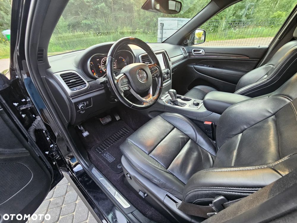 Jeep Grand Cherokee - 17