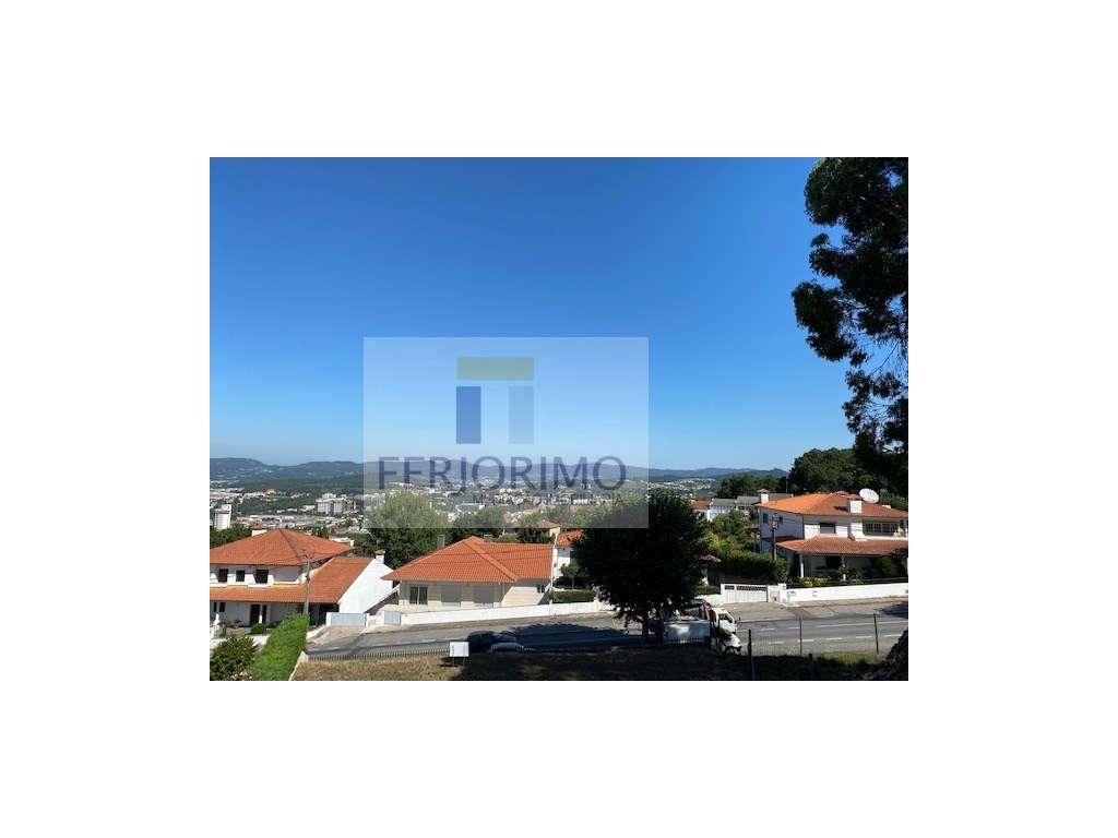 TERRENO PARA CONSTRUÇÃO - Grande imagem: 2/7