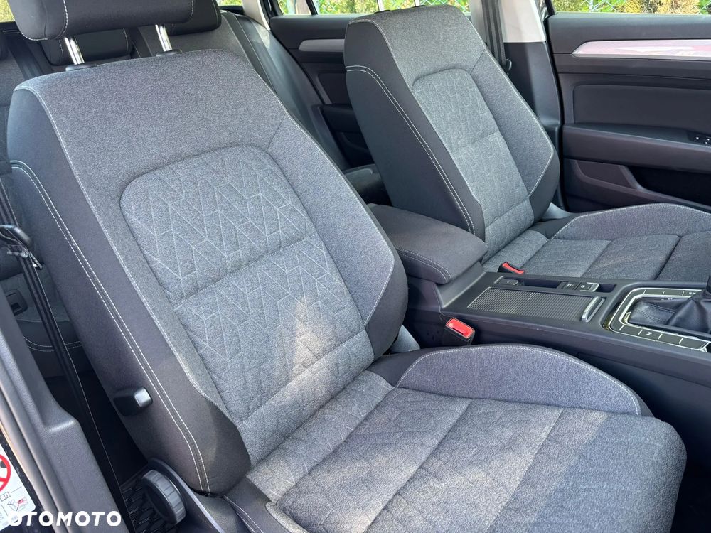 Volkswagen Passat - 16