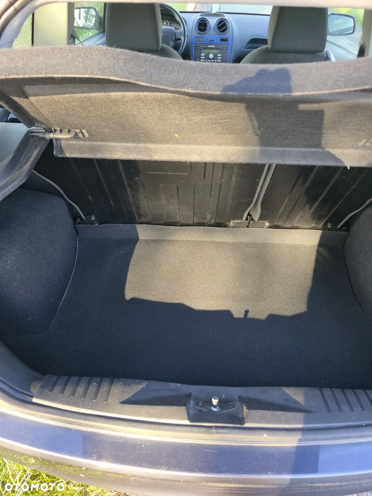 Ford Fiesta 1.3 Trend - 11