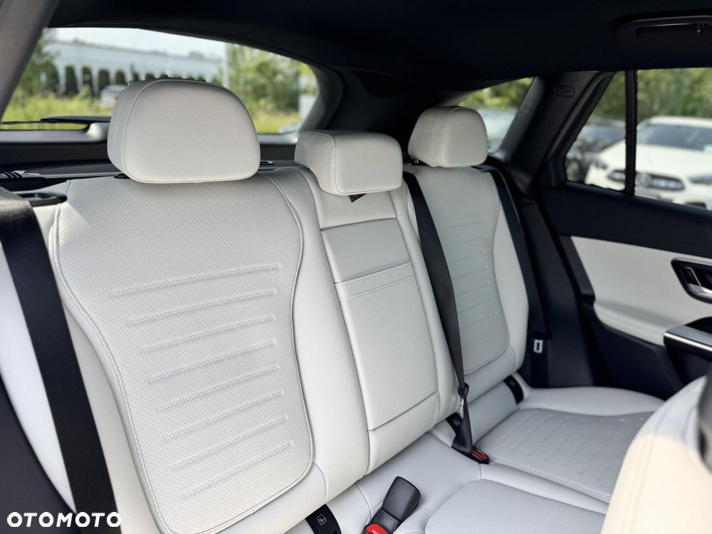 Mercedes-Benz GLC 300 e PHEV 4-Matic AMG Line - 18
