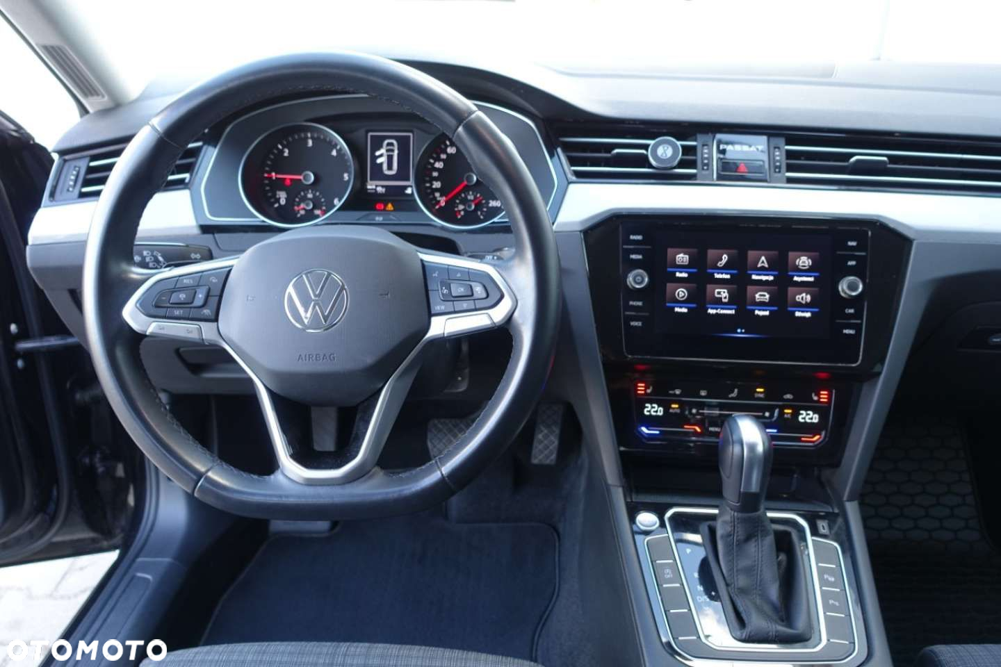 Volkswagen Passat - 11