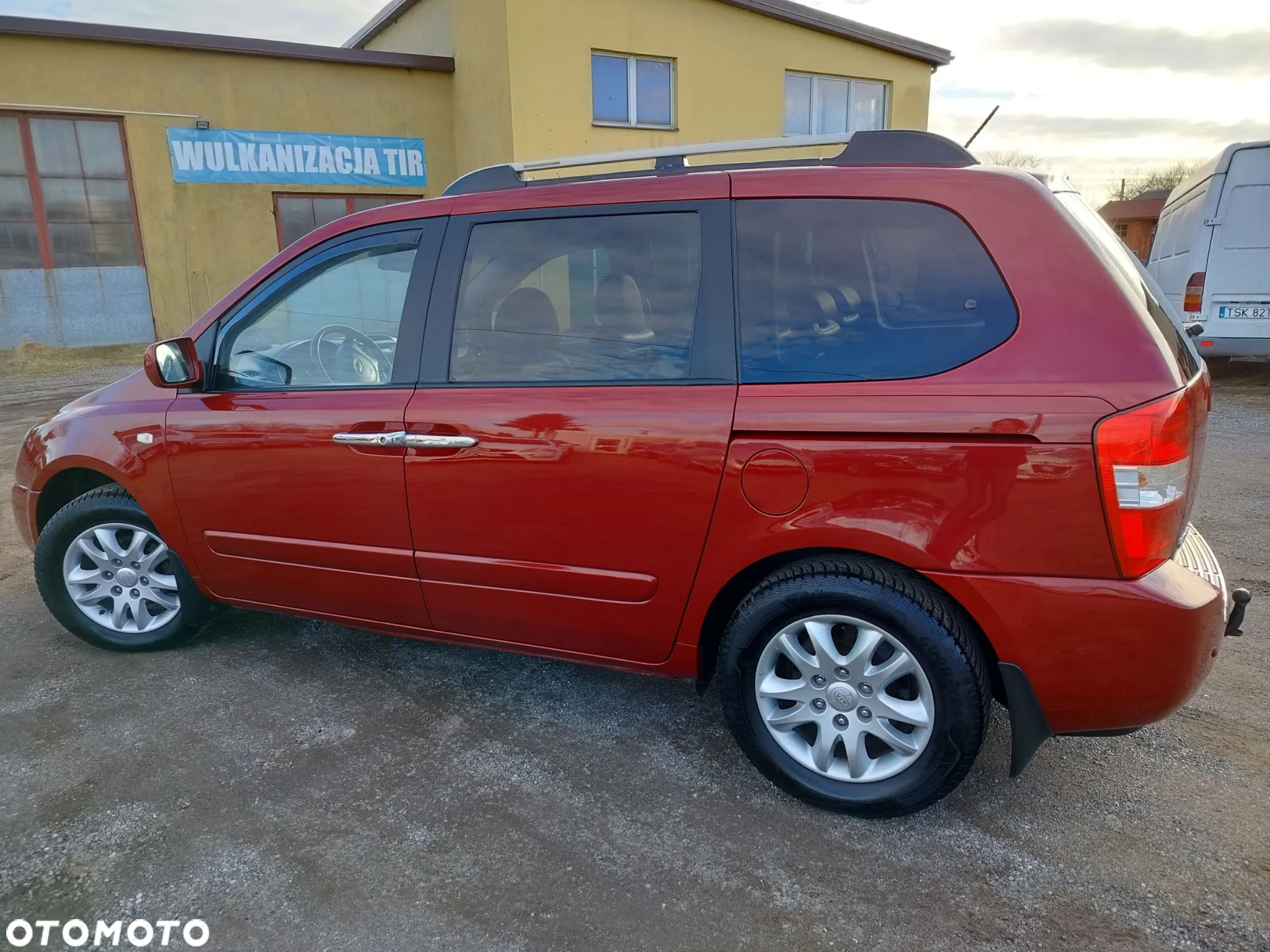 Kia Carnival - 11