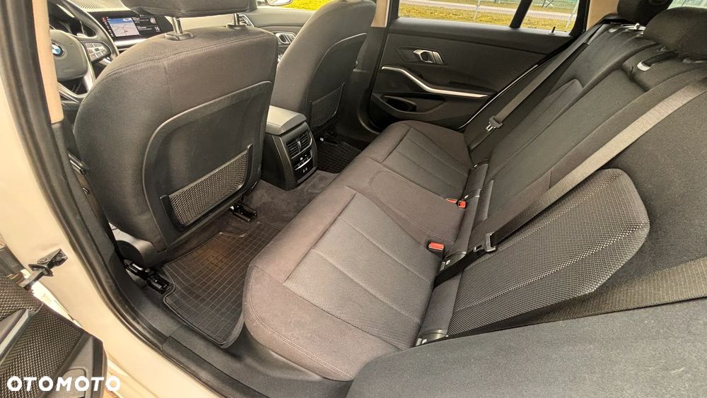 BMW Seria 3 318i Advantage - 8