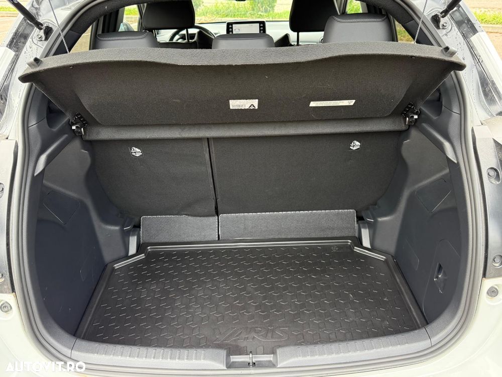 Toyota Yaris 1.5 VVT-i HSD Dynamic Plus - 10