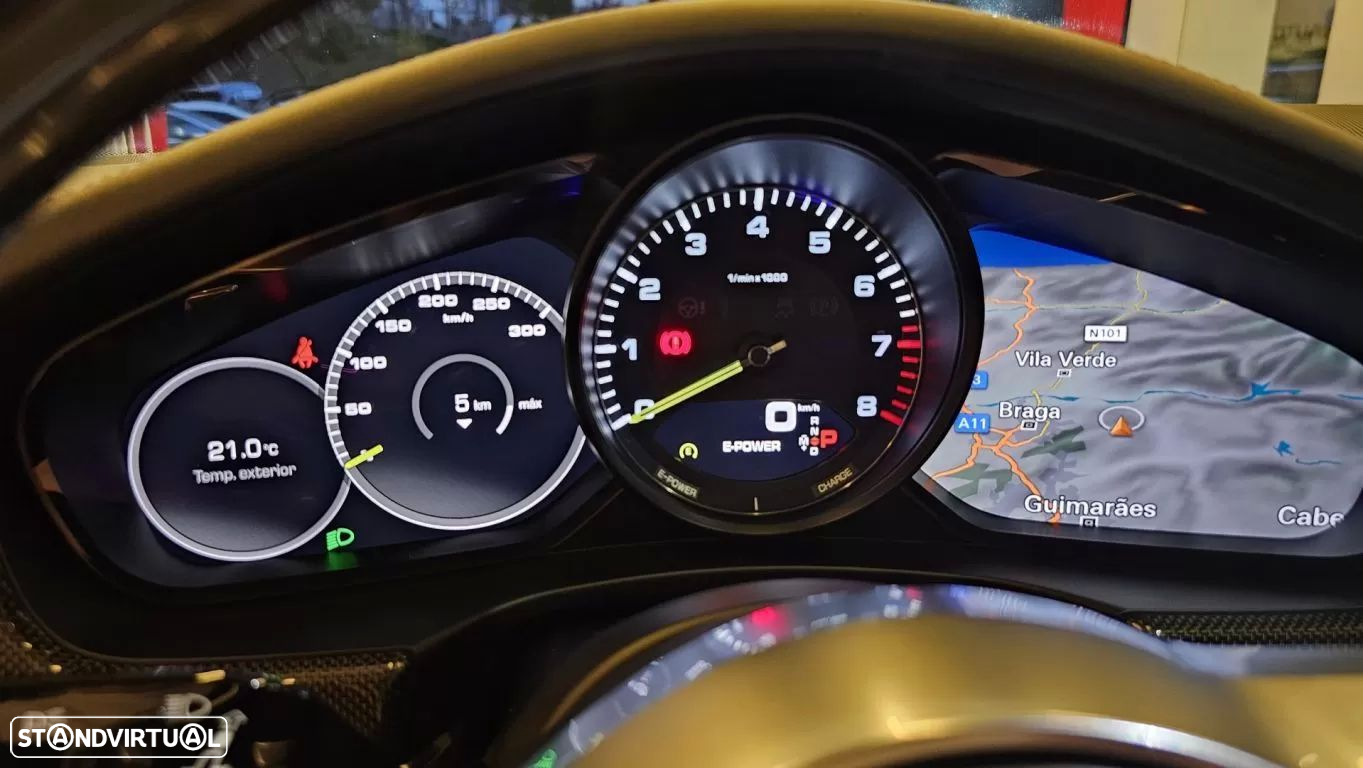 Porsche Panamera Sport Turismo 4 E-Hybrid 10 Years Edition - 39