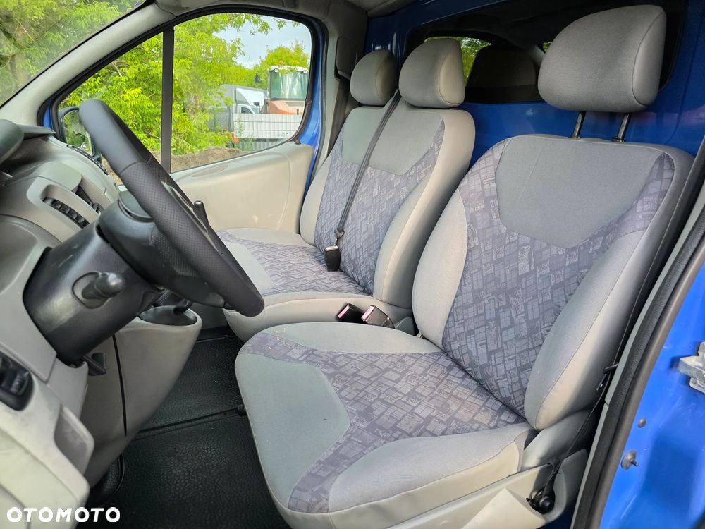 Opel Vivaro - 8