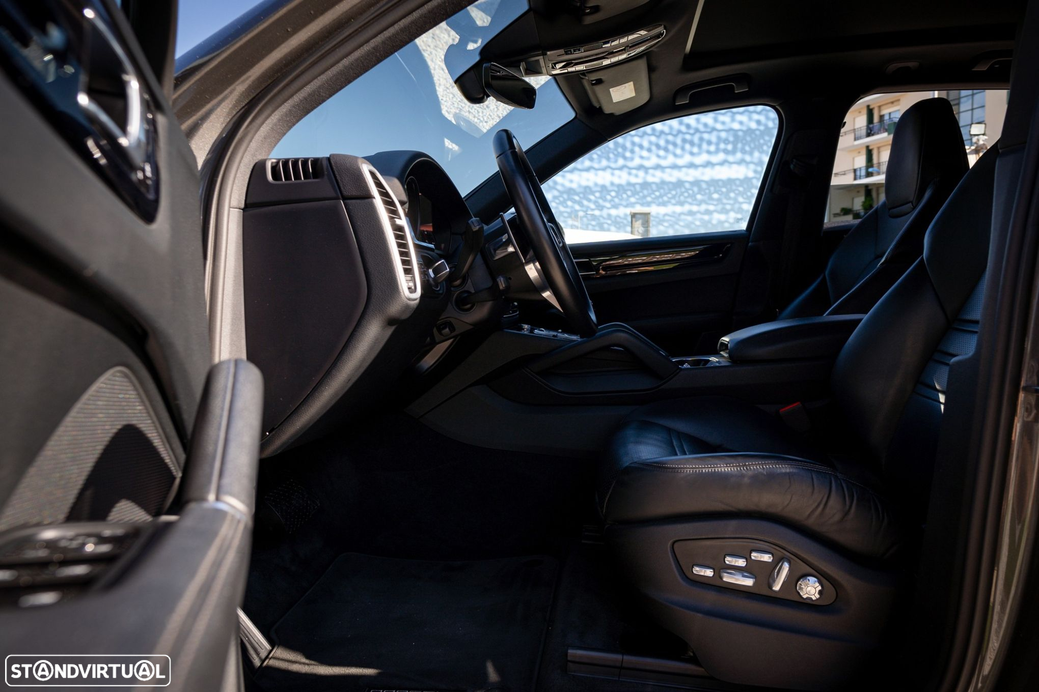 Porsche Cayenne Platinum Edition - 14
