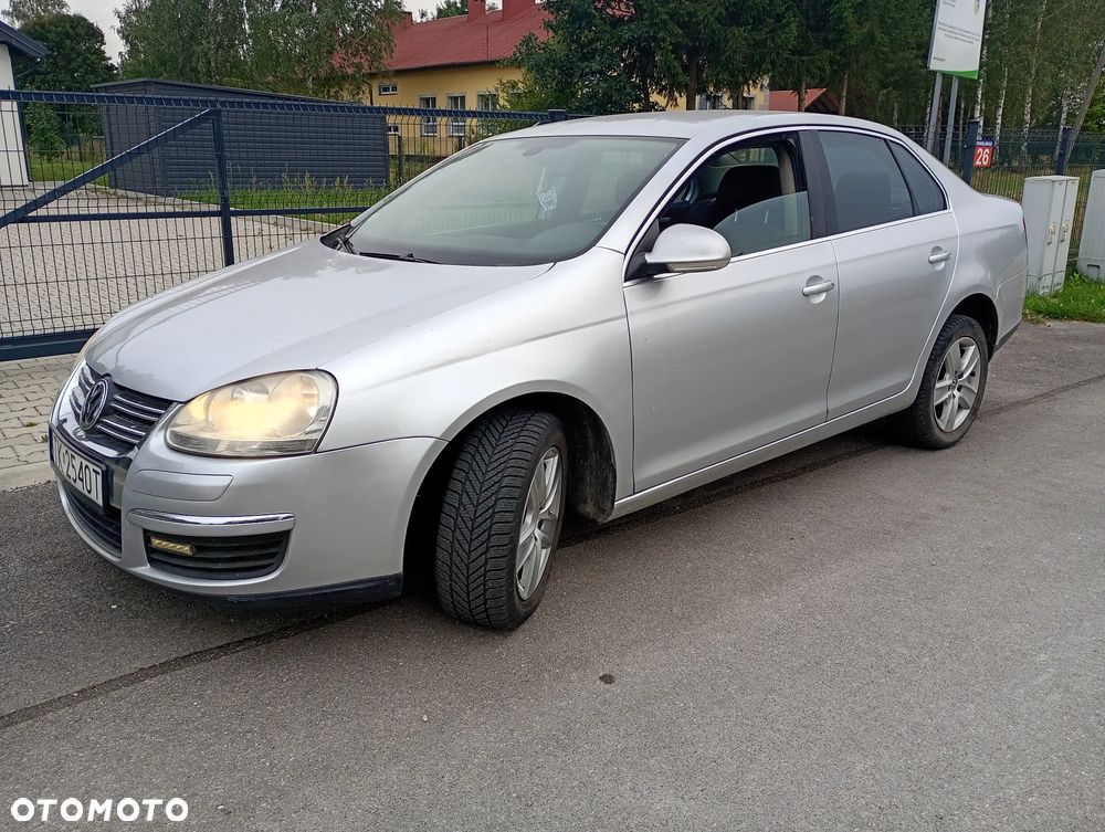 Volkswagen Jetta 1.9 TDI Comfortline - 11