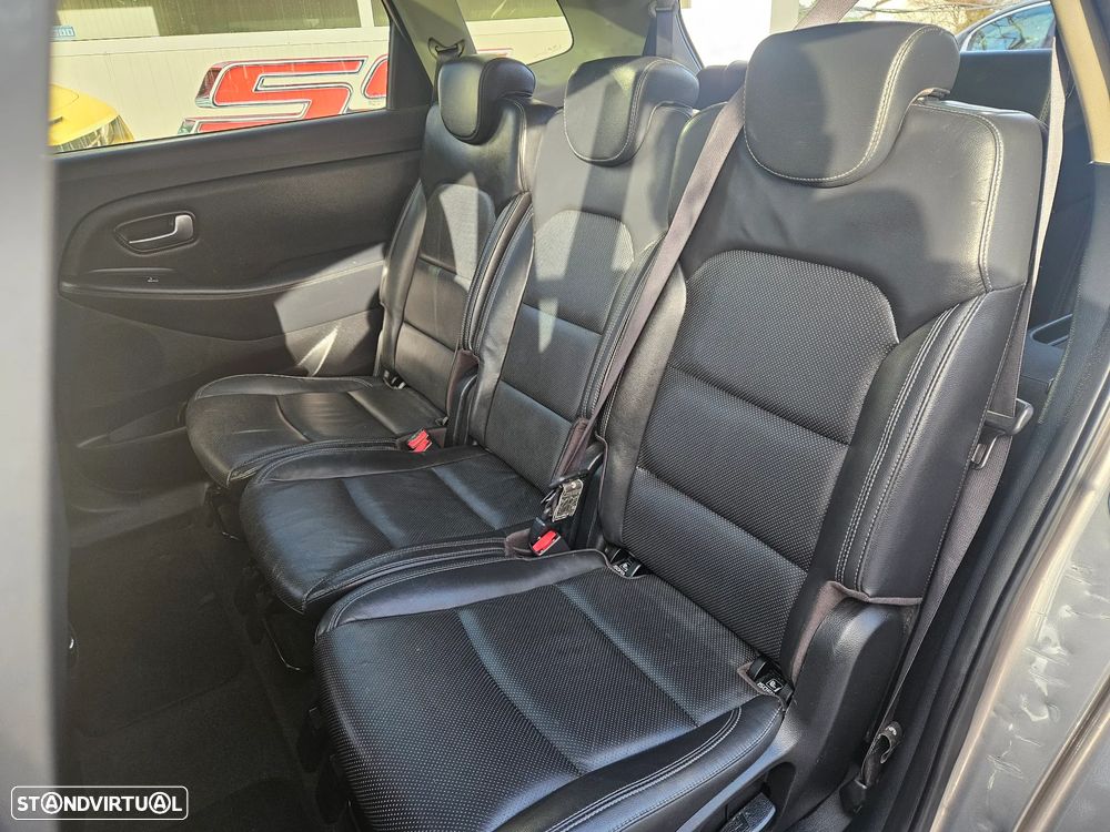 Kia Carens 1.7 CRDi ISG TX - 23