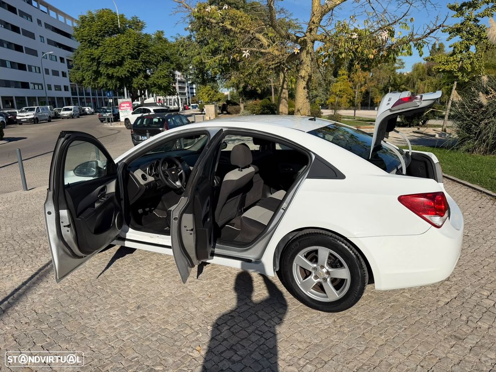 Chevrolet Cruze 1.6 LT - 14