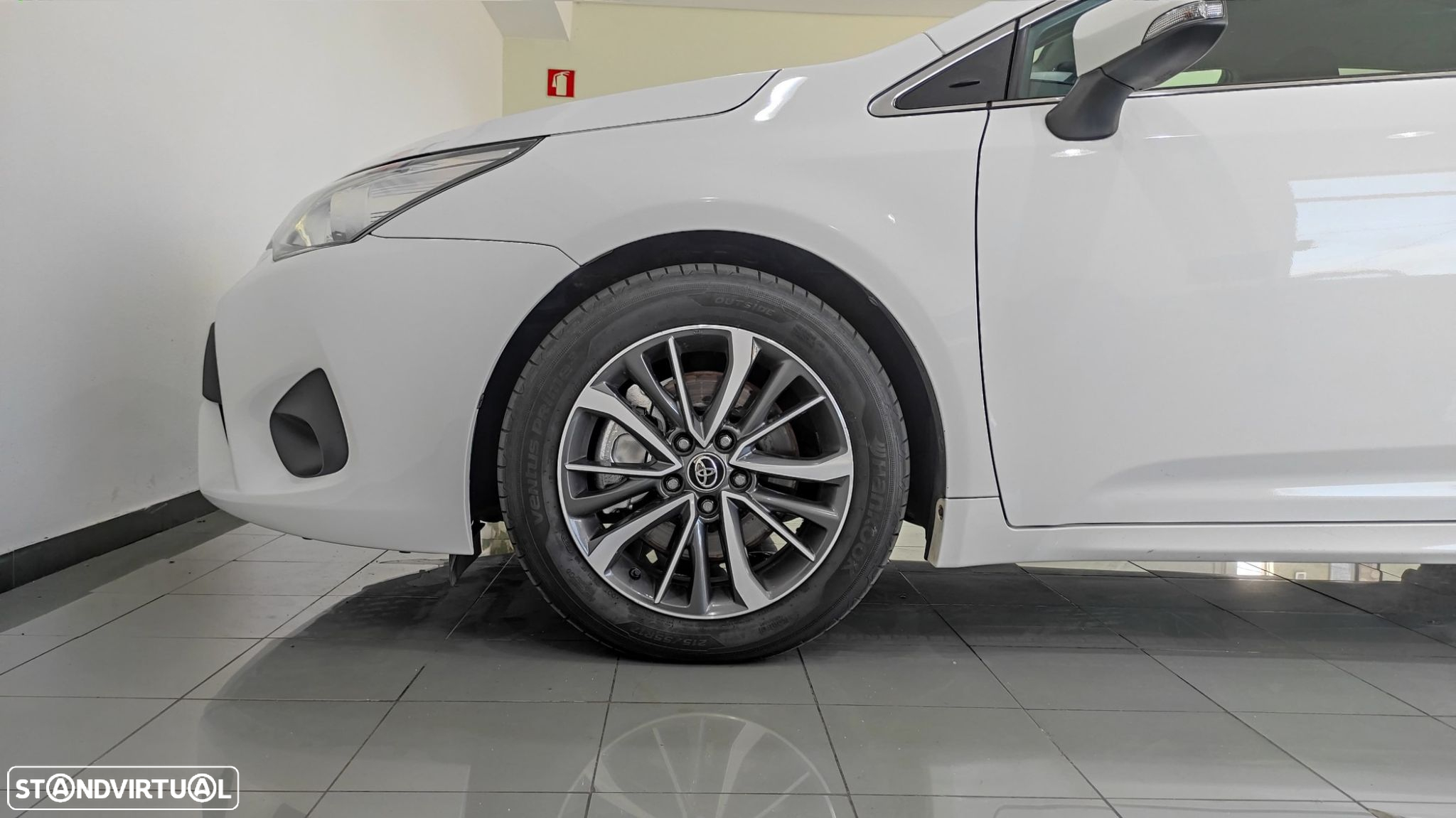 Toyota Avensis Touring Sports 2.0 D-4D Exclusive+GPS - 45