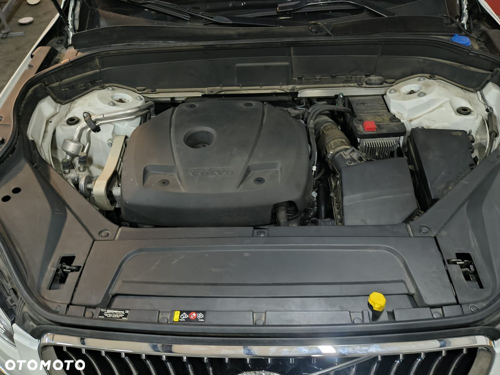 Volvo XC 90 T6 AWD Momentum Pro 7os - 20