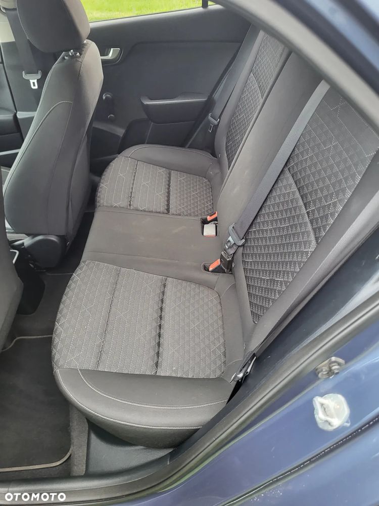 Kia Rio 1.2 L - 12