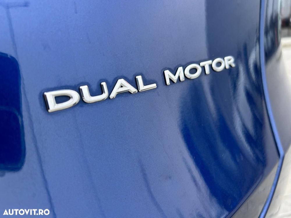Tesla Model Y Long Range Dual Motor AWD - 3