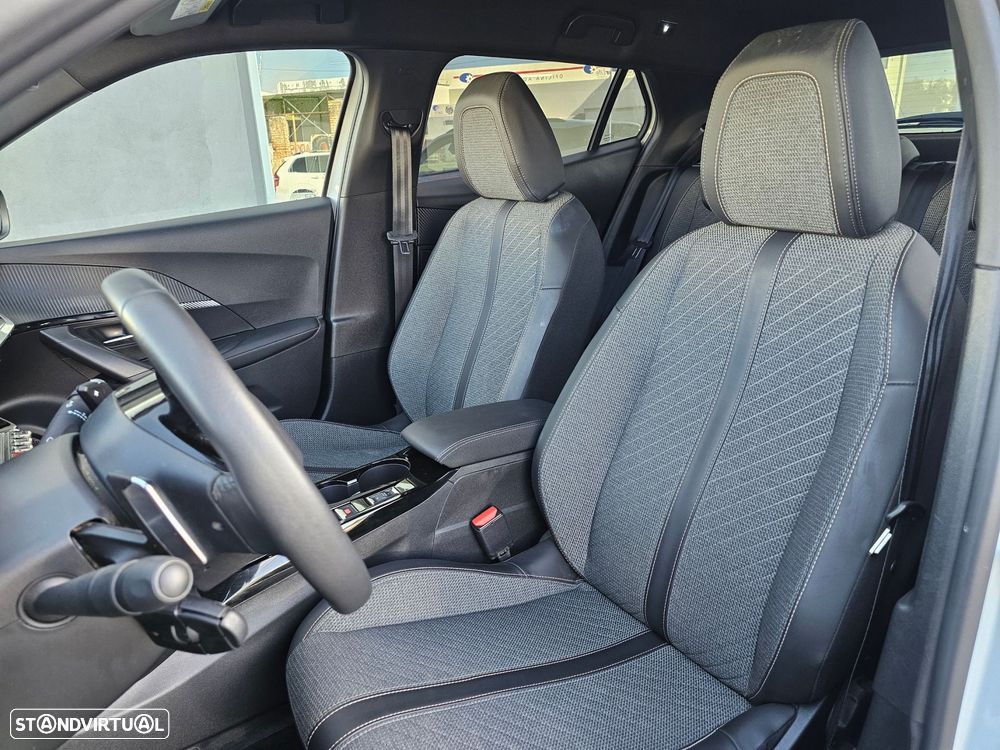 Peugeot 2008 1.2 Hybrid Allure e-DCS6 - 11
