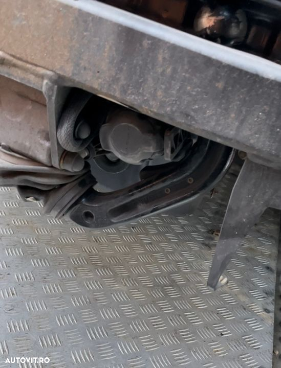 Carlig remorcare tractare trailer rulota remorca jaguar XE sau suport bicicleta etc cuiul de remorcare este original din fabrică si este perfect funcțional se vinde complet - 4