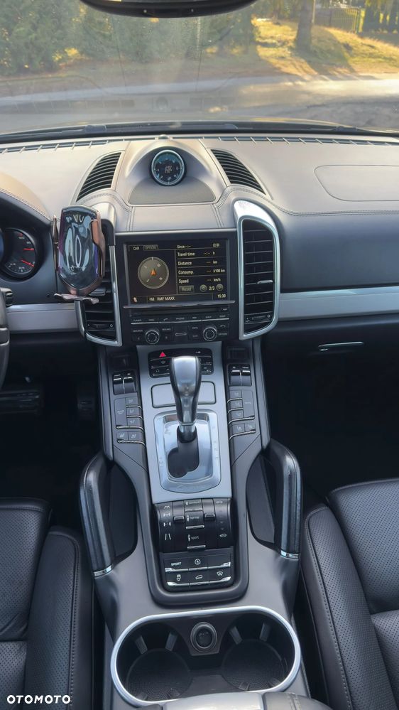 Porsche Cayenne - 16
