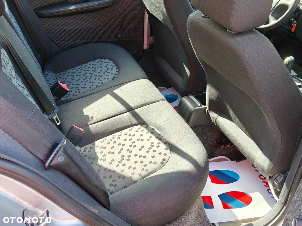 Skoda Fabia 1.4 16V Active - 16