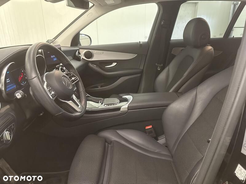 Mercedes-Benz GLC - 12