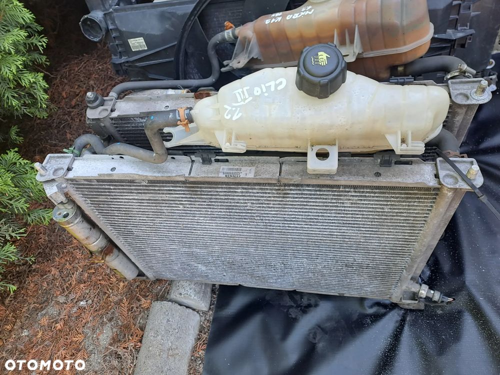 Renault Clio III 1.2 chłodnice wentylator 8200688375 8200688390 - 6