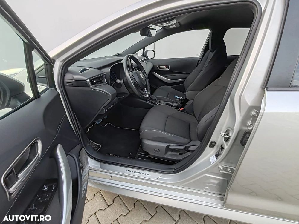 Toyota Corolla 1.8 Hybrid Team Deutschland - 5