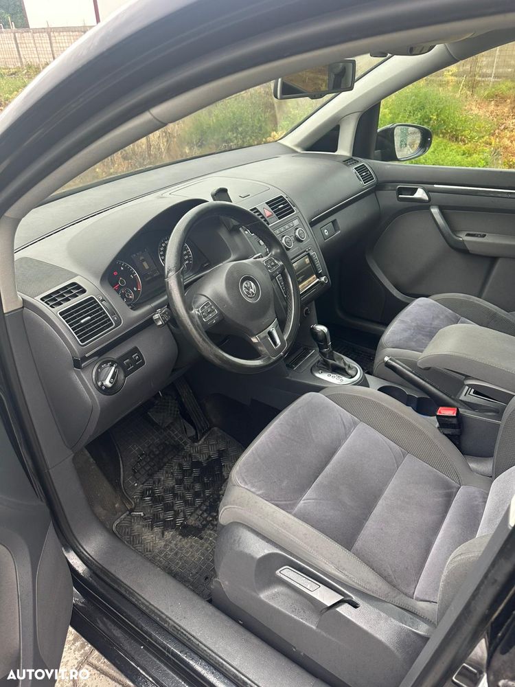 Volkswagen Touran 2.0 TDI Highline DSG - 11