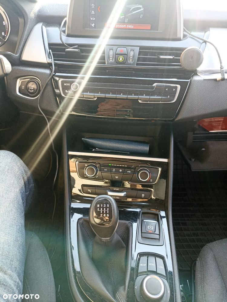 BMW Seria 2 218d - 15
