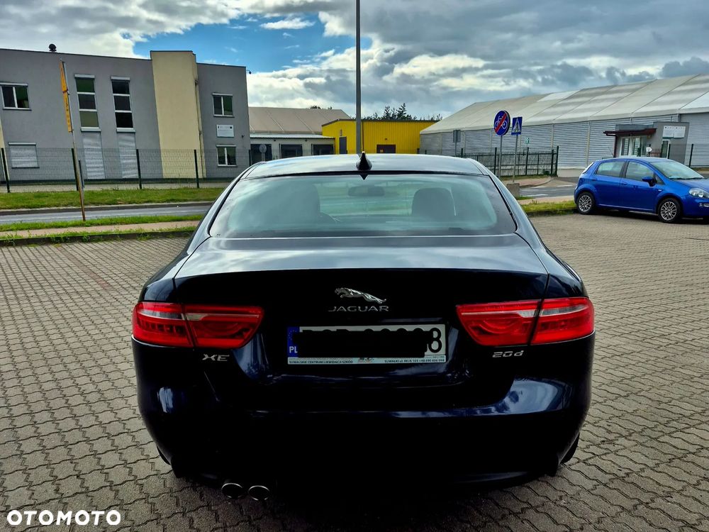 Jaguar XE - 5