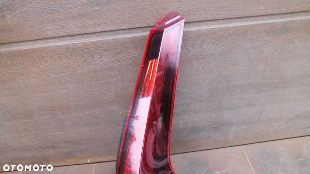 Lampa tylna prawa Volvo V60 II 32228899 - 2