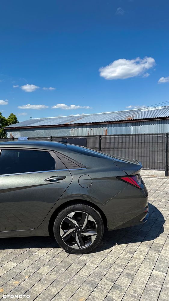 Hyundai Elantra 1.6 Executive CVT - 8