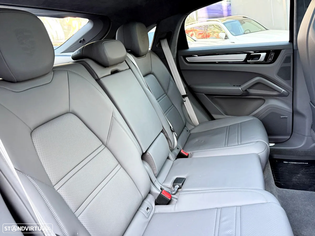 Porsche Cayenne Coupé E-Hybrid - 32