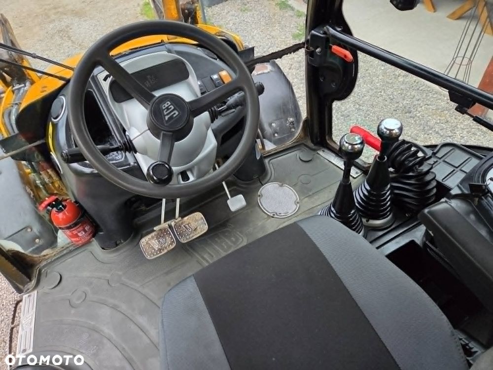 JCB 3CX - 17