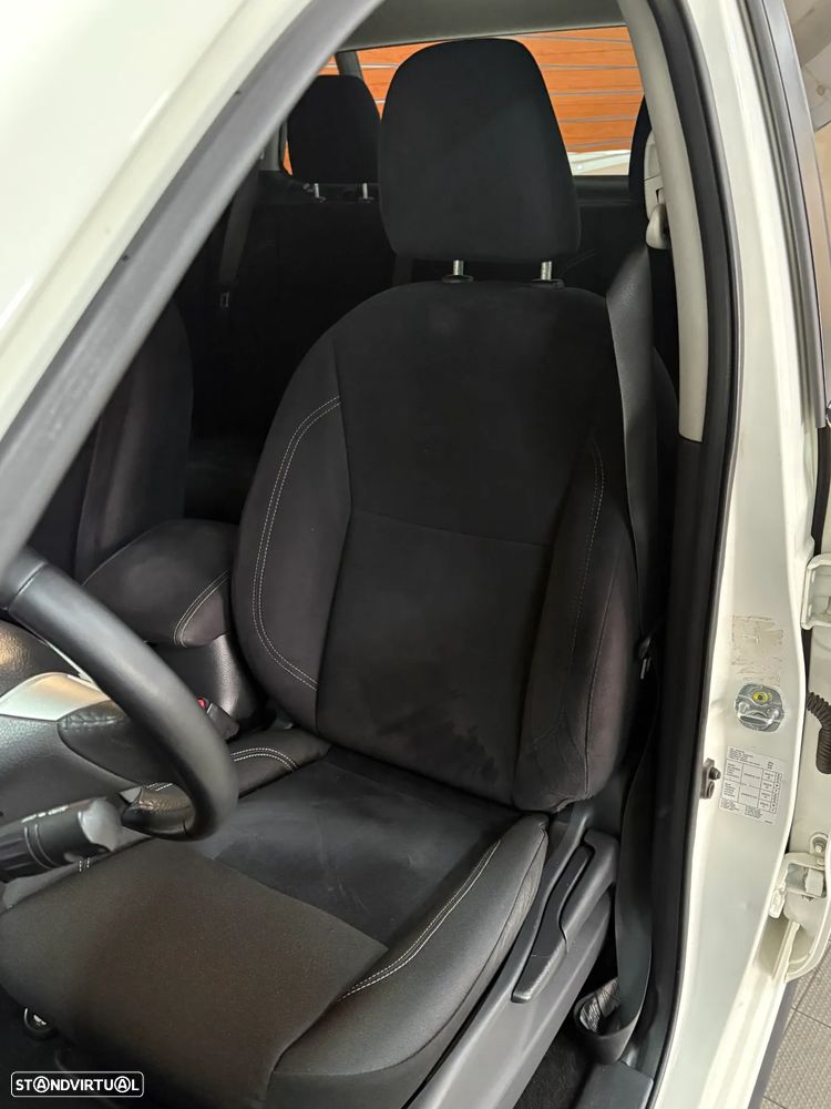 Nissan Navara 2.3 dCi CD 4WD Tekna AT - 10