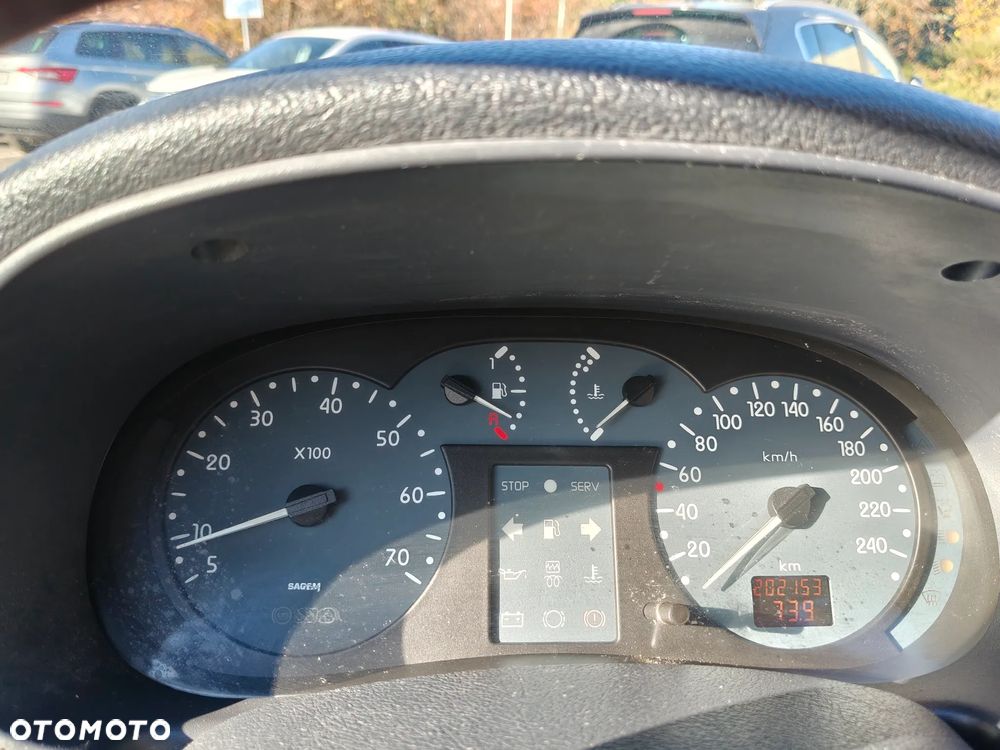 Renault Clio 1.2 16V Alize - 22