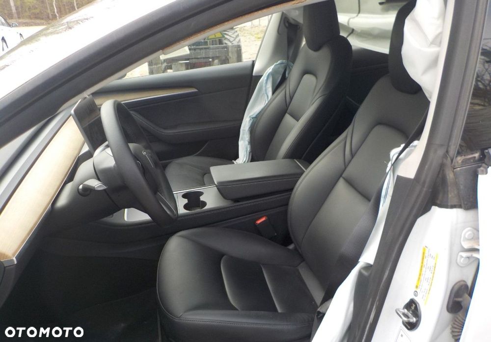 Tesla Model 3 - 21