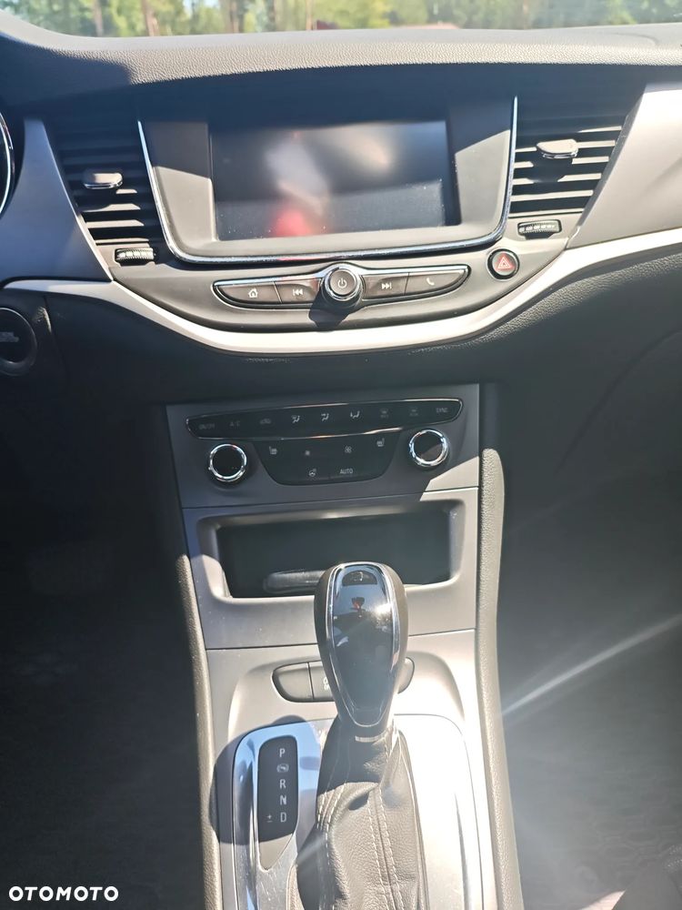 Opel Astra 1.4 T Enjoy S&S - 20