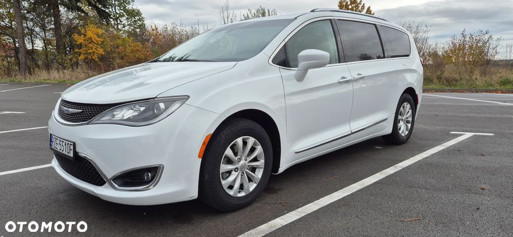 Chrysler Pacifica - 7