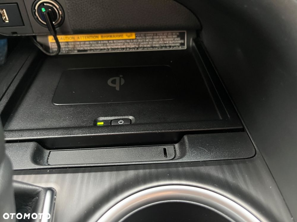 Toyota Camry 2.5 Hybrid Executive CVT - 23
