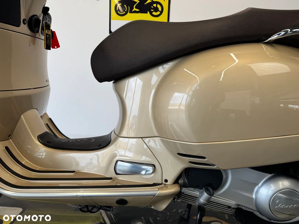 Vespa GTS - 24