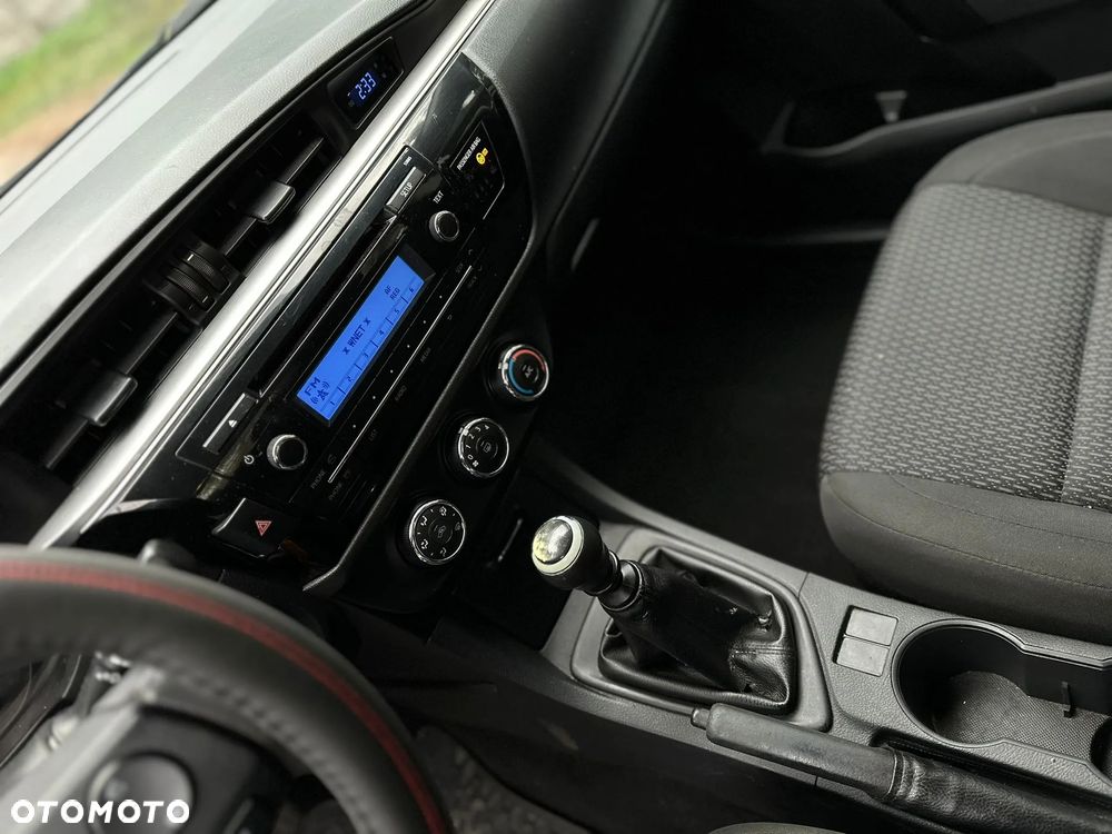 Toyota Corolla 1.6 Active EU6 - 17