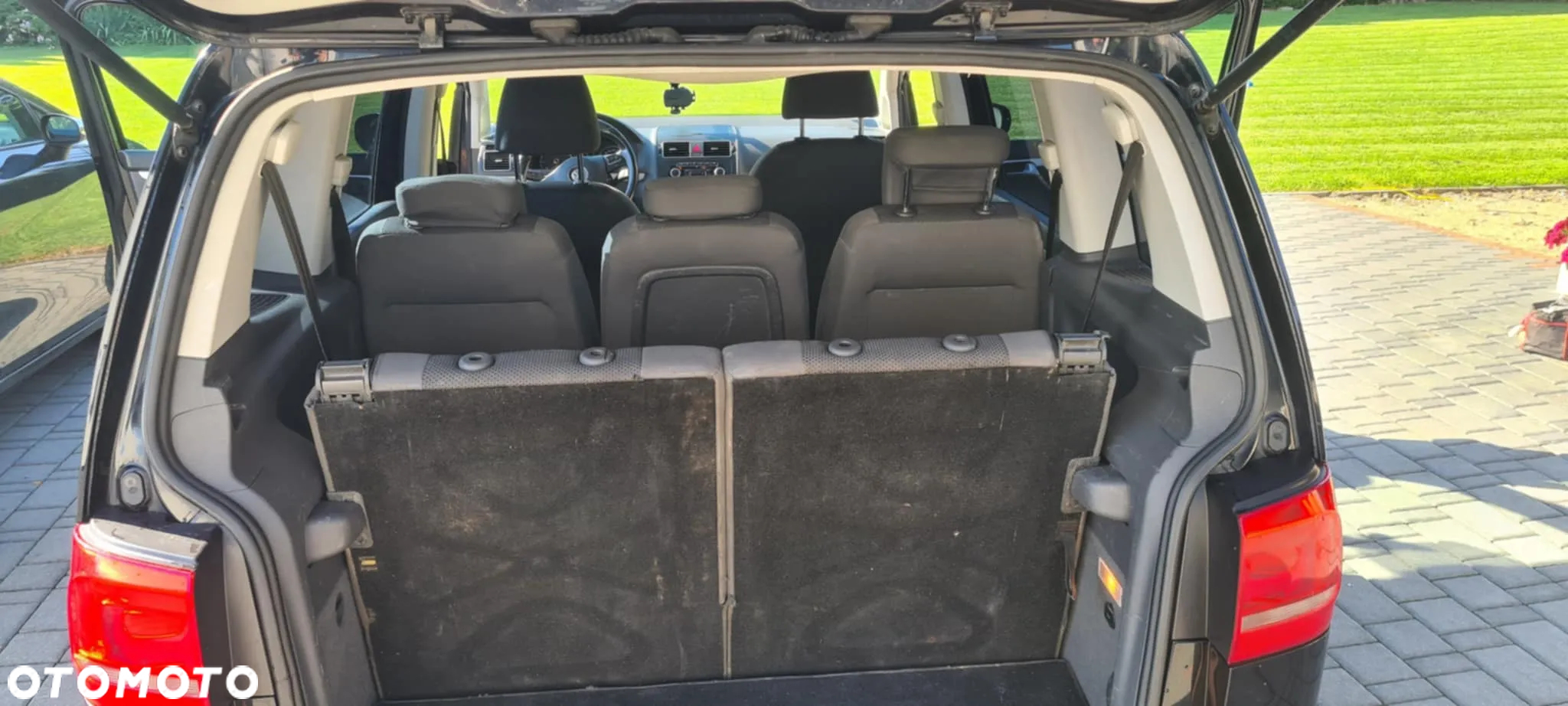 Volkswagen Touran 1.6 TDI DPF BlueMot Comfortline - 9