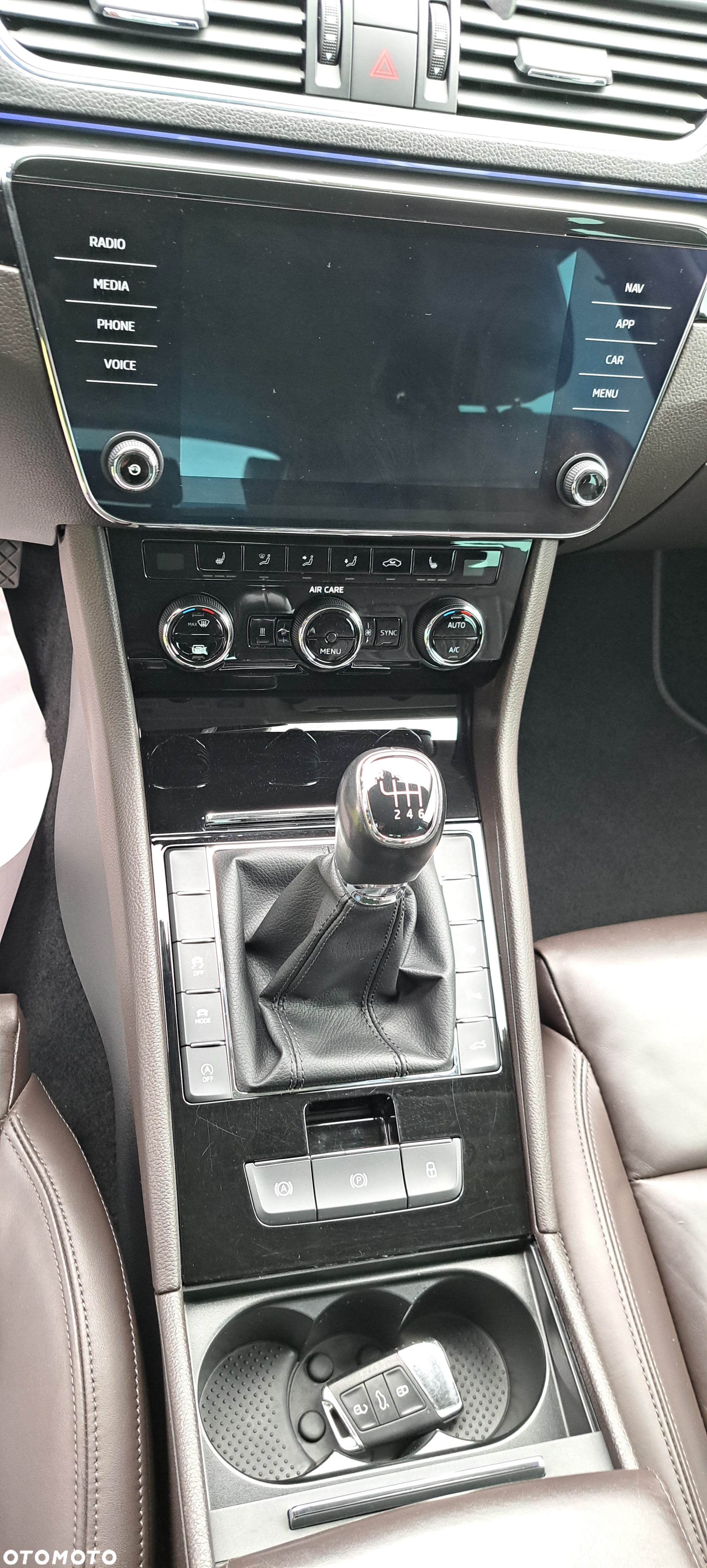 Skoda Superb Combi 2.0 TDI L&K - 23