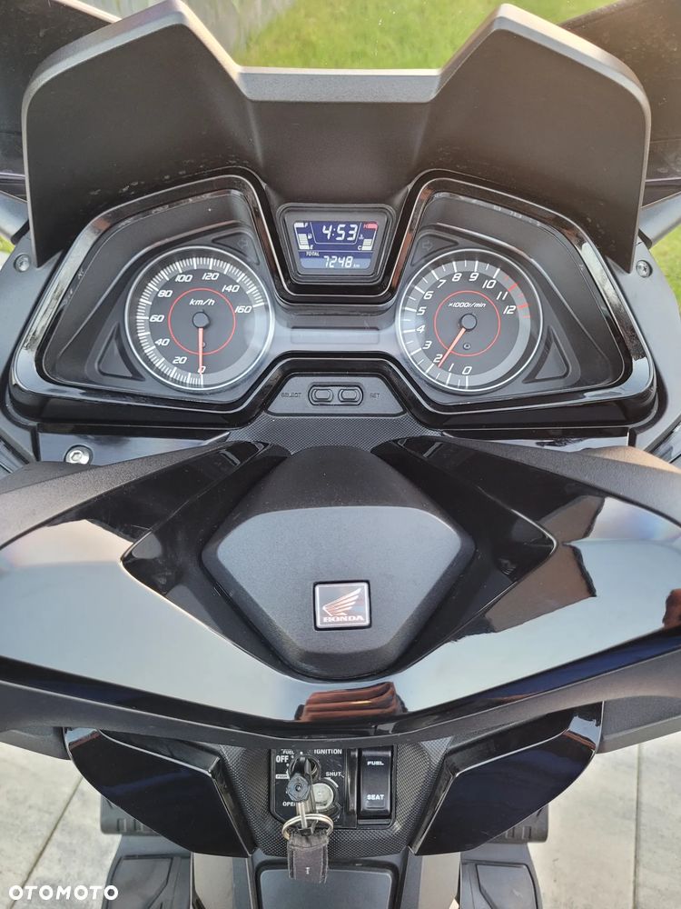 Honda NSS - 11