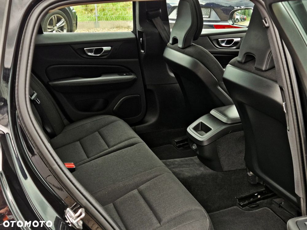 Volvo V60 B3 B Momentum Pro - 23