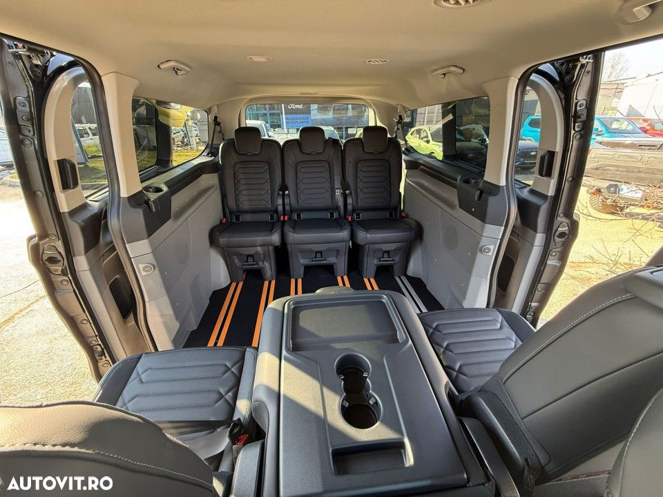 Ford Tourneo Custom - 14