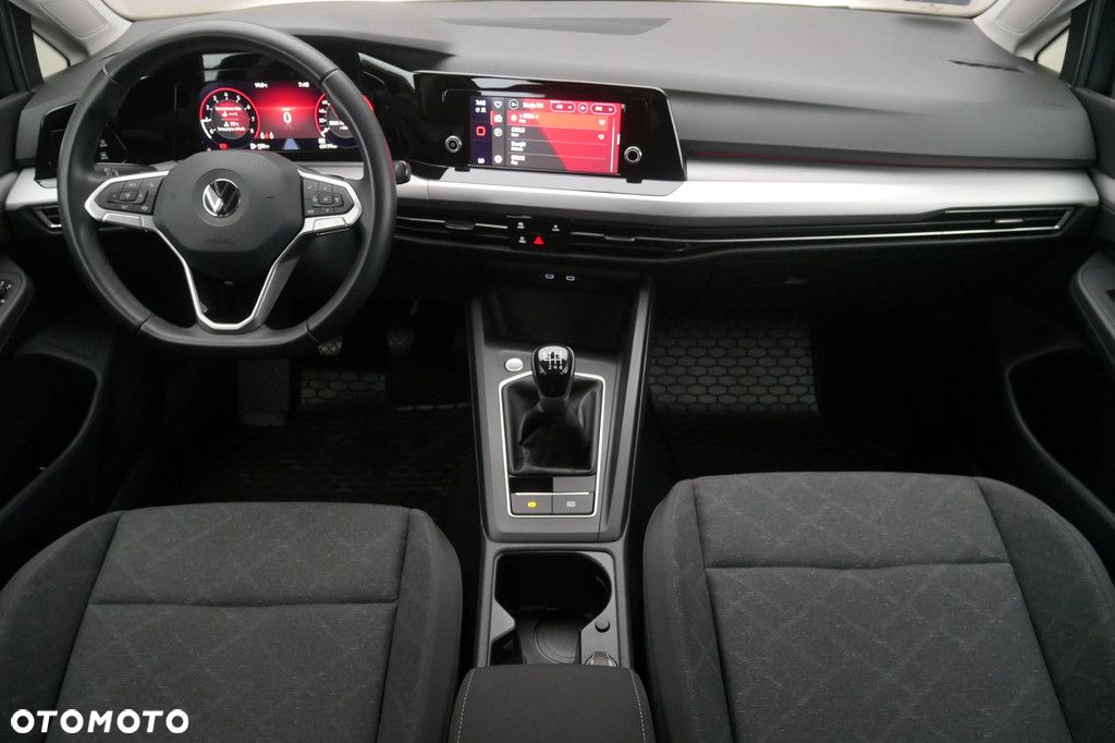 Volkswagen Golf - 8