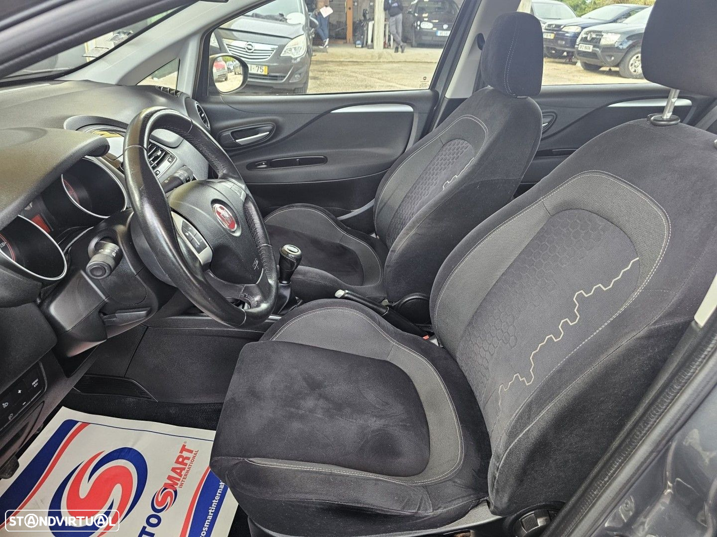 Fiat Punto 1.3 M-Jet Lounge S&S - 6